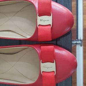 Ferragamo leather flats